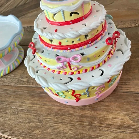 Partylite Colorful Ceramic Tiered Birthday Cake In Excellent Condition - Picture 10 of 14